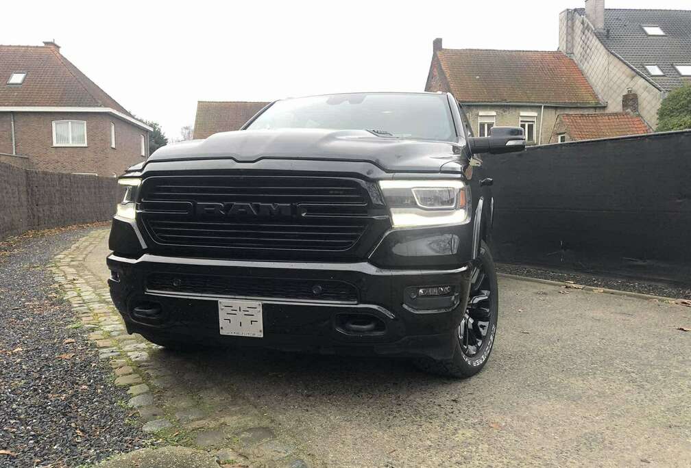 Dodge 1500 full black