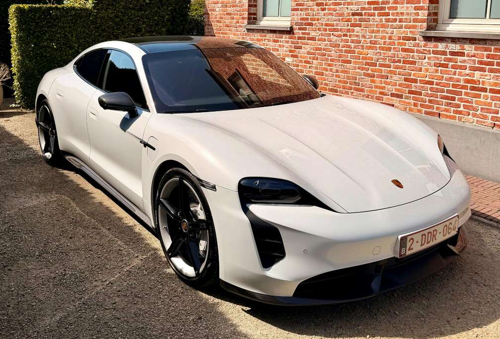 Porsche Taycan 93.4 kWh Taycan GTS