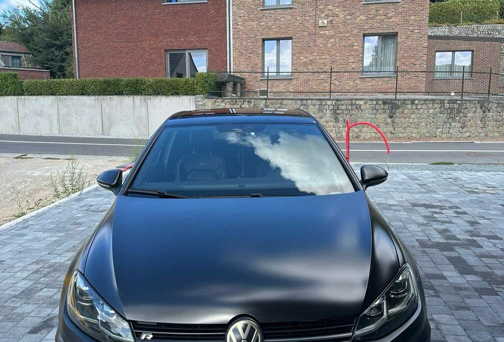 Volkswagen UTILITAIRE // AKRAPOVIC