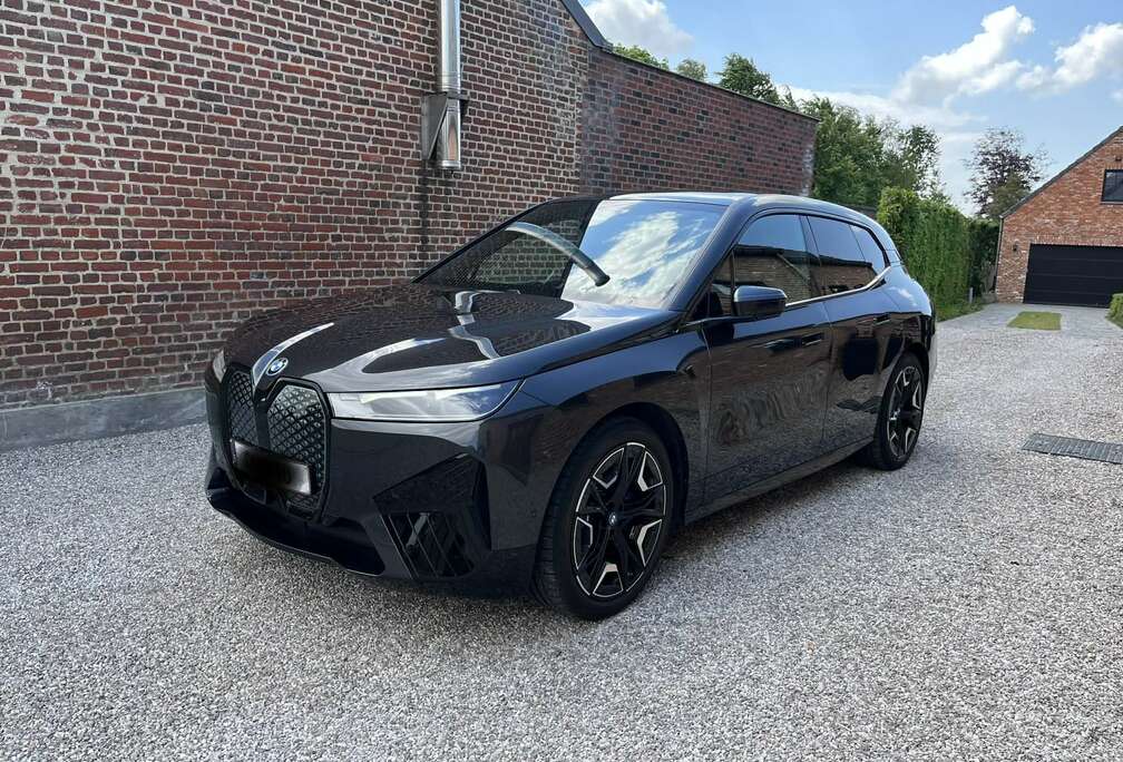 BMW 76.6 kWh xDrive40