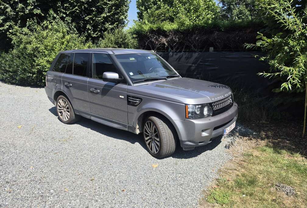 Land Rover 3.0 SdV6 Black Sports Edition