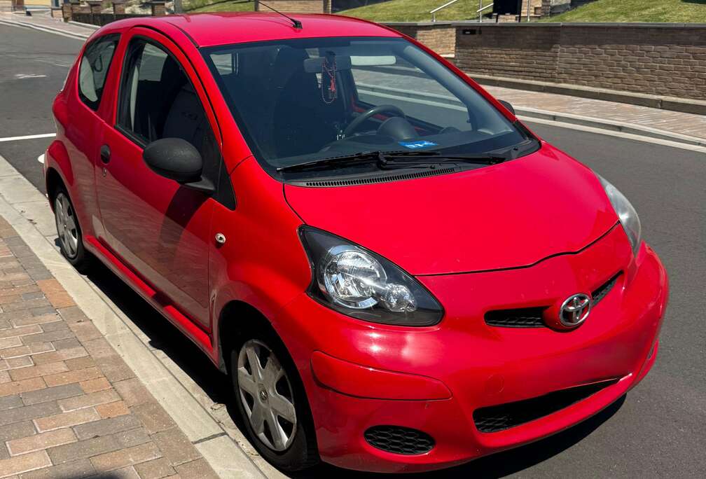 Toyota Aygo 1.0i VVT-i Car Dance
