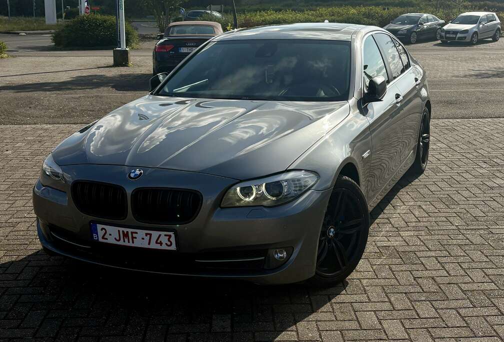 BMW 523i