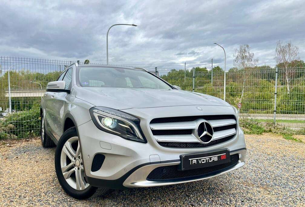 Mercedes-Benz BOITE-AUTO/BI-XENON/CUIR/TOIT-OUVR/SIESGES-CHAUF/CAMERA/KIT-HIVER