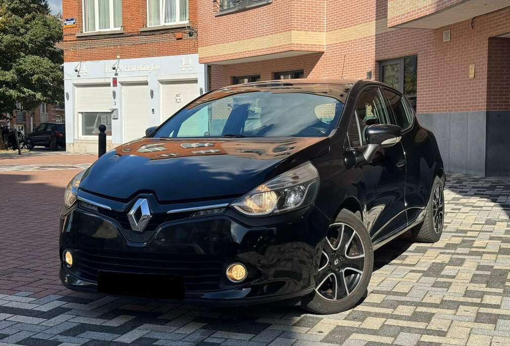 Renault Essence prête à immatriculer