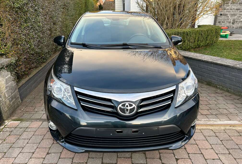 Toyota Avensis 1.6i 6MT COMFORT GPS CAMERA CRUIS CONTROL