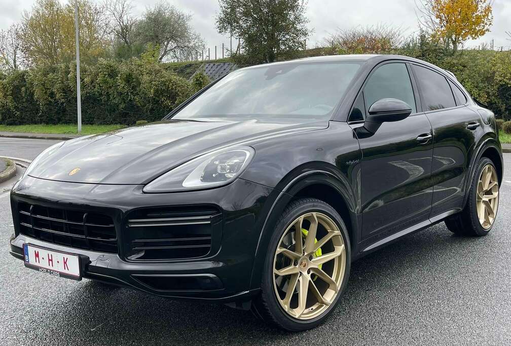 Porsche 3.0i V6 E-Hybrid coupé Pack GTS CHRONO FULL OPT