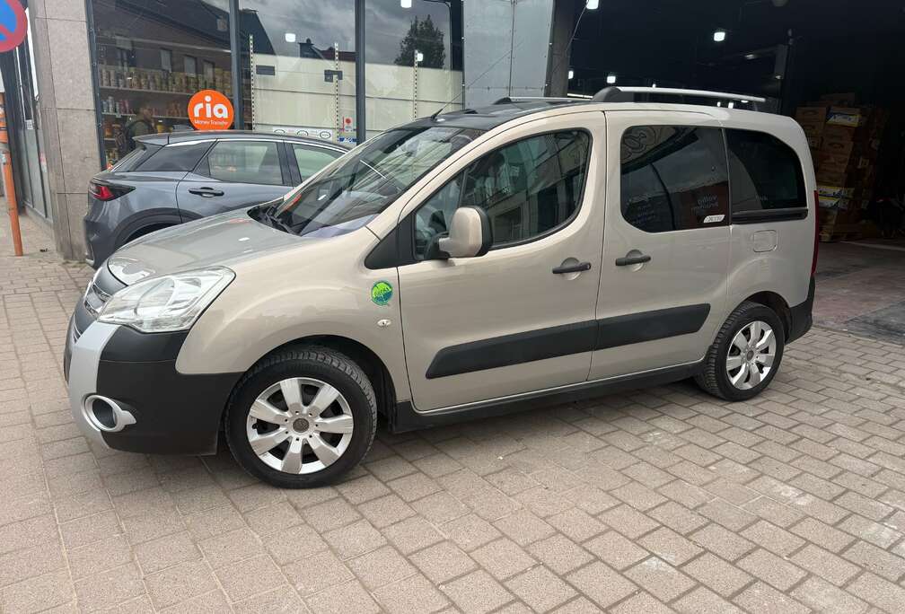 Citroen 1.6HDI 90PK  XTR Climatronic Panorama