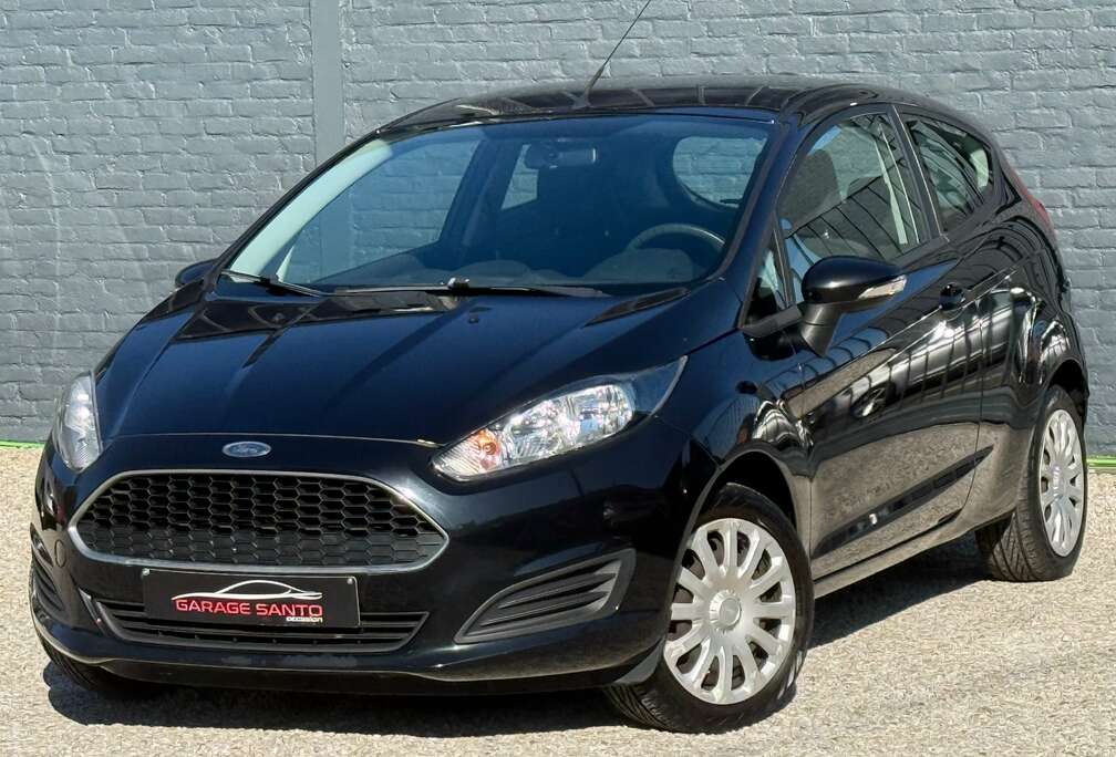 Ford Fiesta 1.25i Ambiente A.c / Garantie 12 mois /