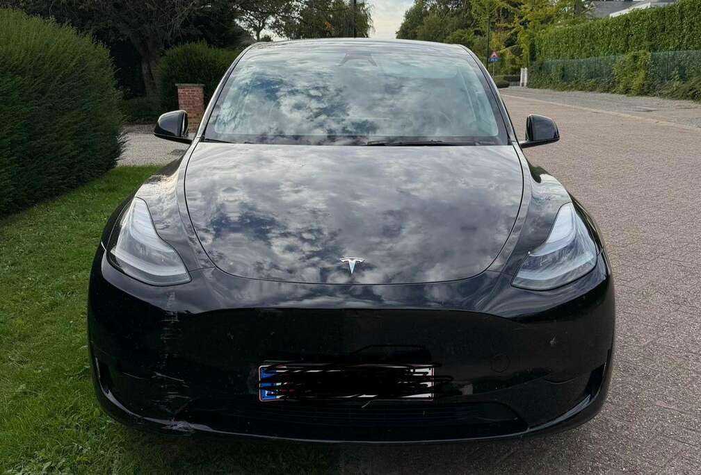 Tesla Model Y 72.5 kWh Standard Range