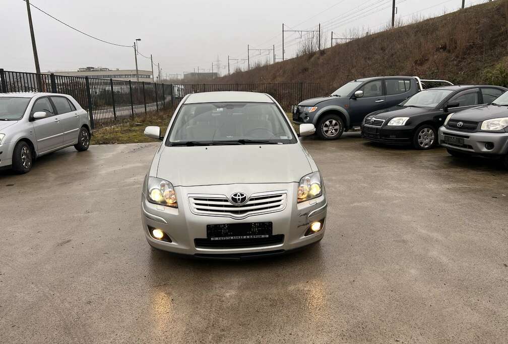 Toyota MC 130 VVT-i Linéa Sol Automat Export Afrique