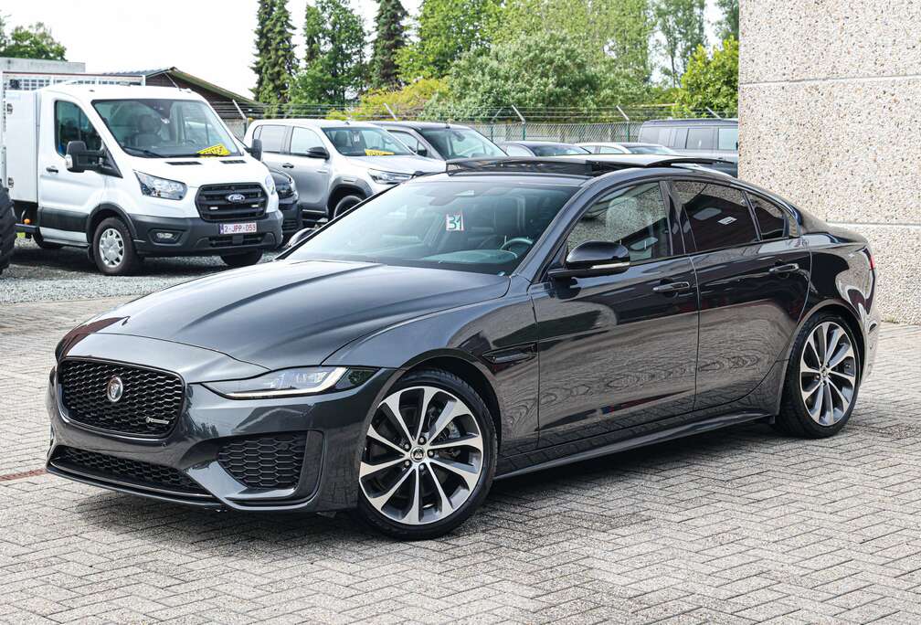Jaguar R-DYNAMIC-BLACK-UITVOERING*LEDER*SOUND-SYSTEM-MERIDIAN*CAMERA*NAVIGATIE*