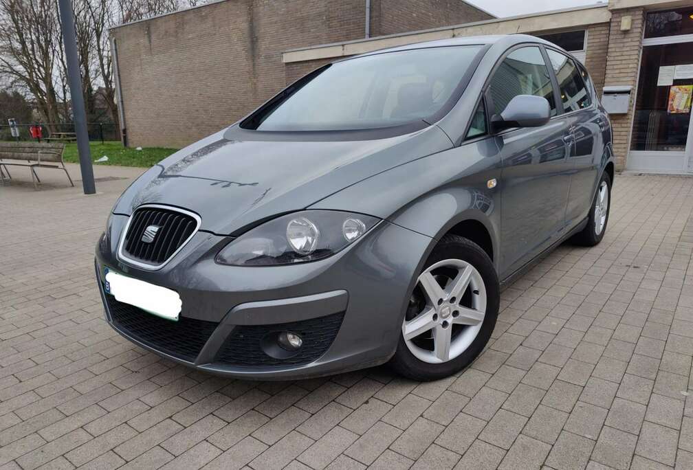 SEAT 1.4 Reference/98.000km/ 2012/ Essence/ Euro 5