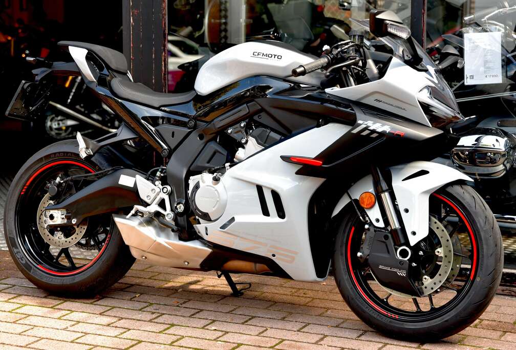 675 SR-R ***MOTO VERTE***