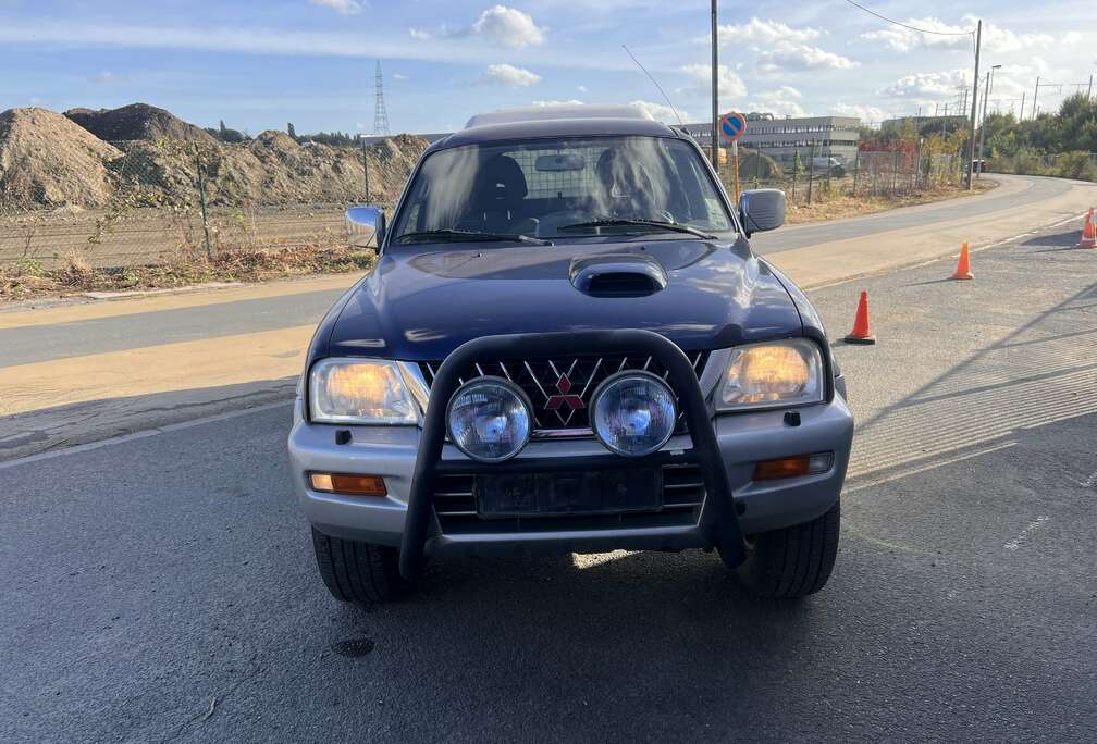 Mitsubishi 2.5 DOUBLE CAB UNIQUEMENT EXPORT