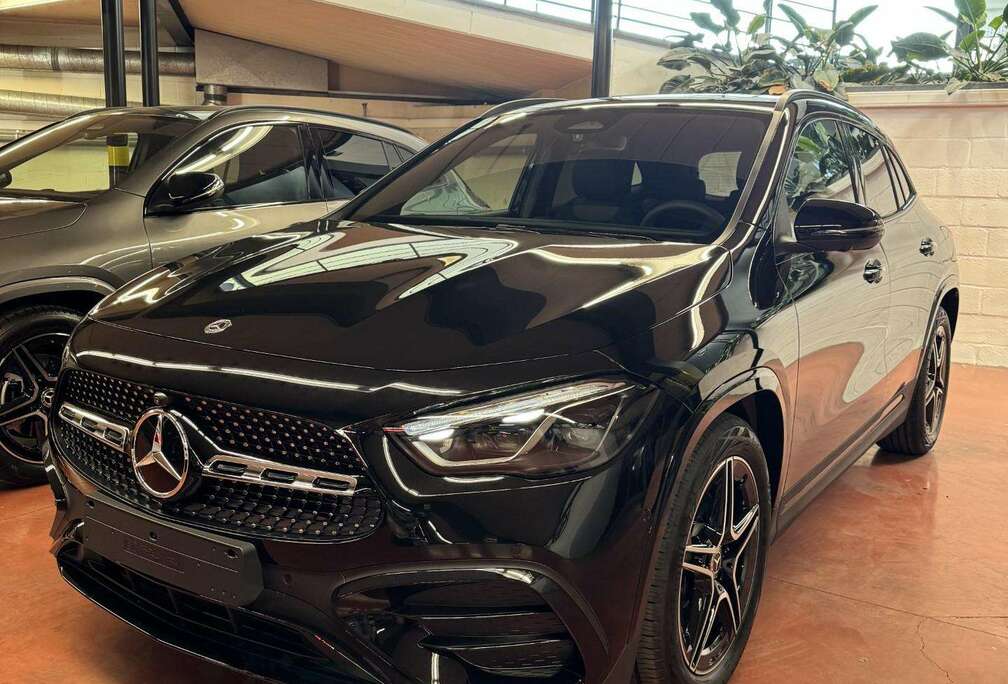 Mercedes-Benz GLA 140 Years Edition DOS 9098