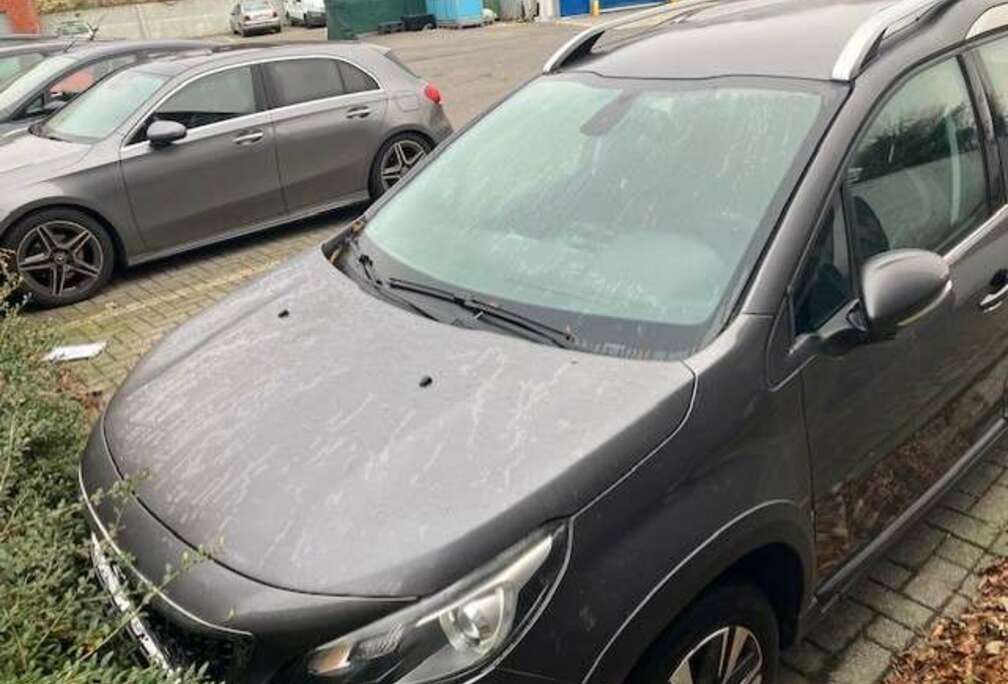 Peugeot 2008 1.2i PureTech Allure S