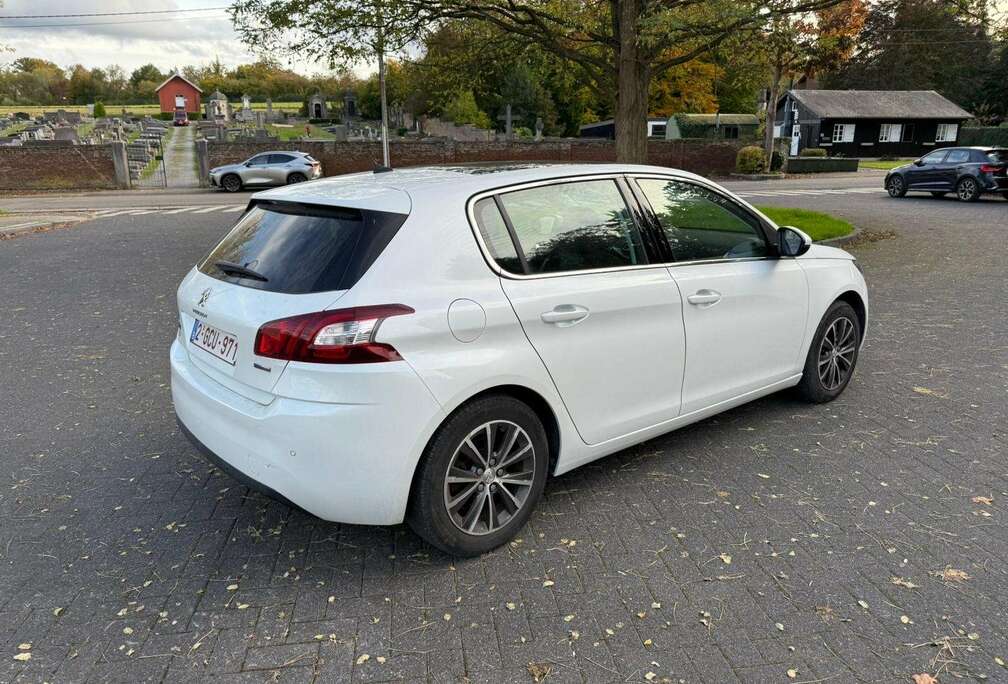 Peugeot 1.2 PureTech Feline STT
