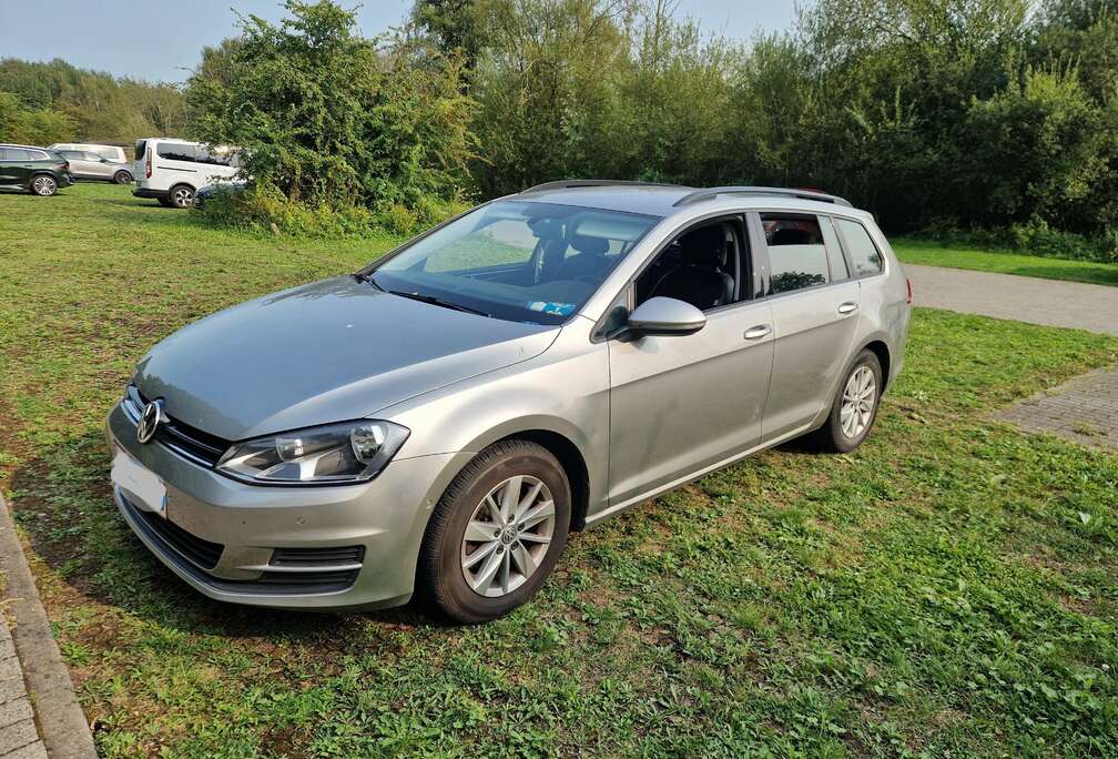 Volkswagen Golf VII 1.4TSI FrontAssist ParkPilot Highline