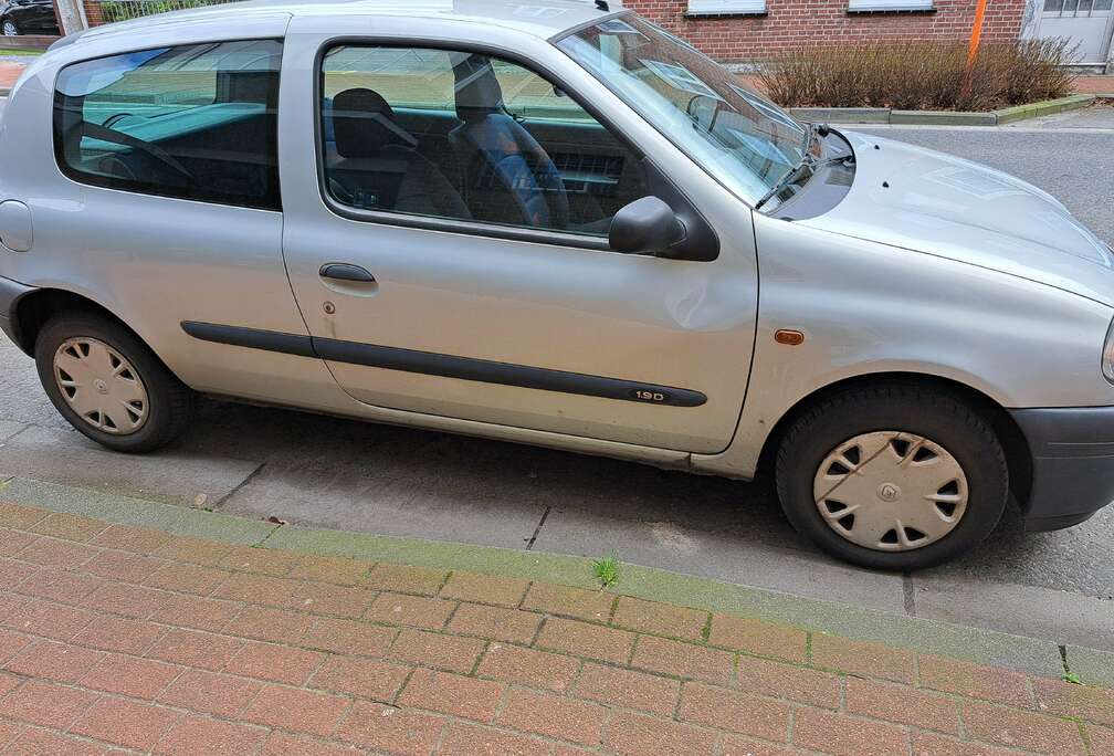Renault 1.9 Base