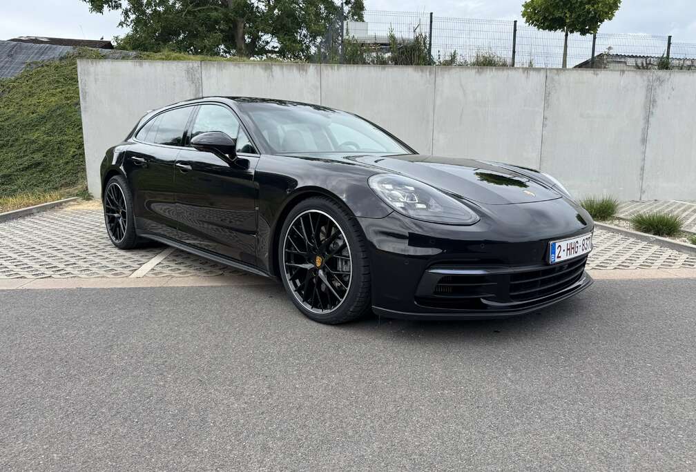 Porsche 4 E-Hybrid Sport Turismo