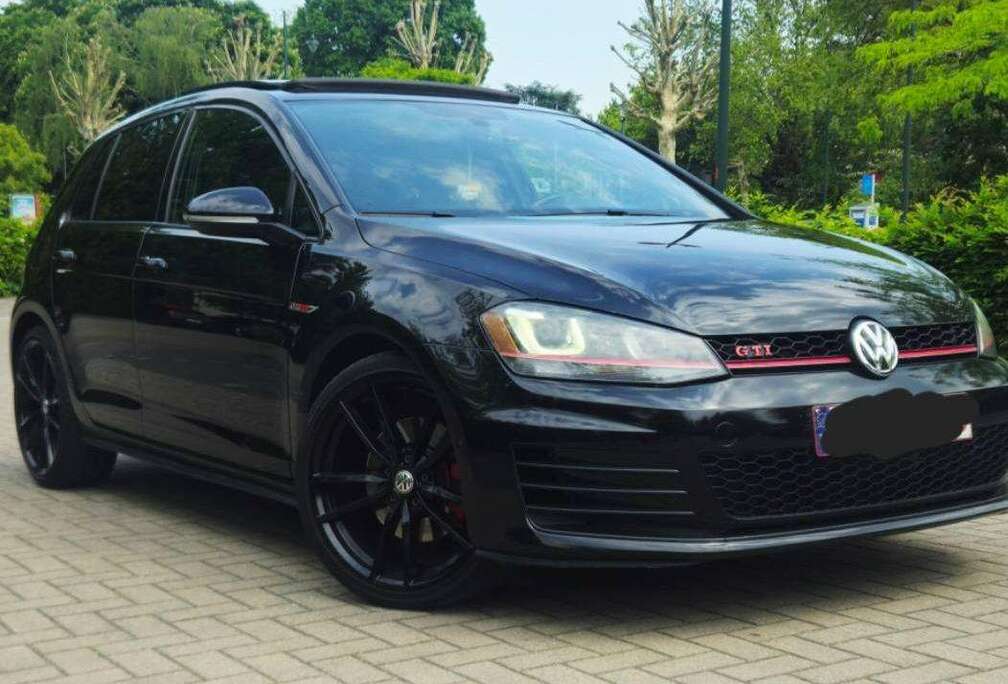 Volkswagen Golf 2.0 TSI Performance DSG
