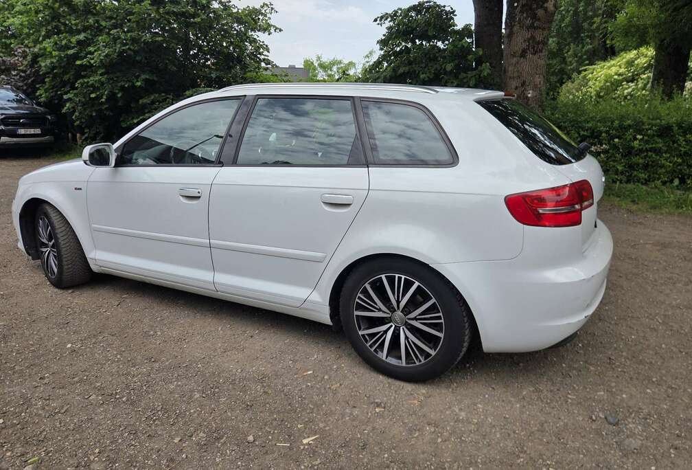 Audi 1.6 TDi Ambition S line Start/Stop DPF