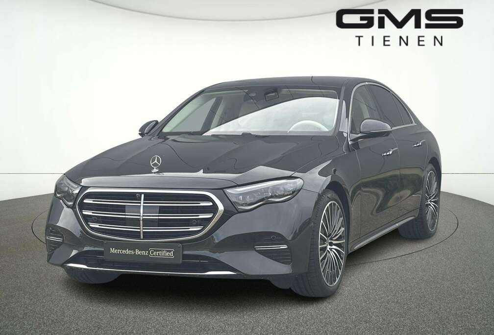 Mercedes-Benz 4MATIC Sedan Exclusive Line