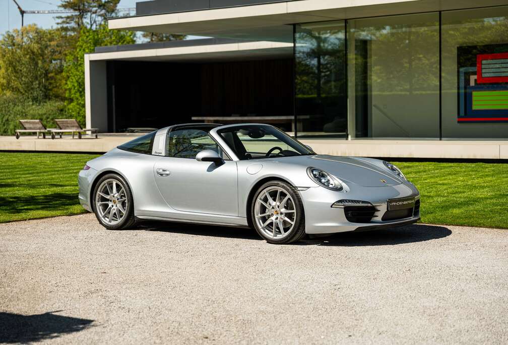 Porsche .1 TARGA 4 / BI-COLOR / PDLS+ / PASM / CHRONO / BOSE / 14-WAY