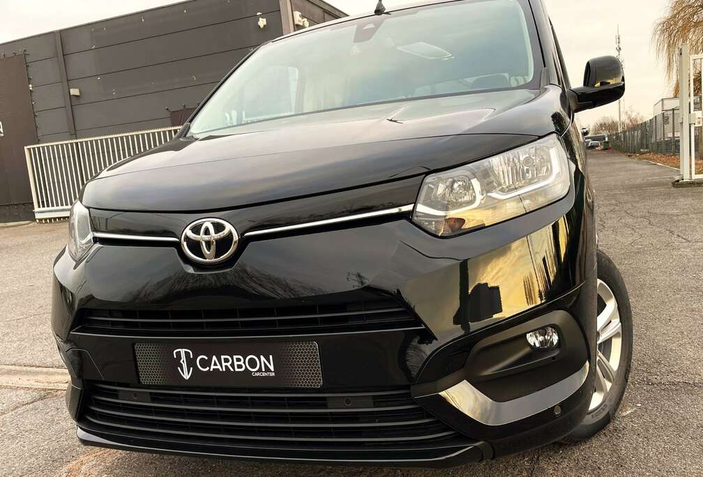Toyota VERSO 1.2i NAVI/CARPLAY/PANO/CAMERA/KEYLESS/CRUISE