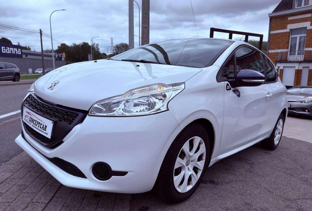 Peugeot 208 1.2i Allure