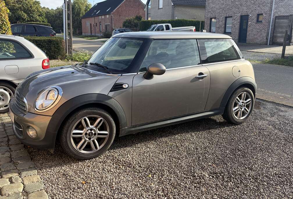 MINI 1.6i