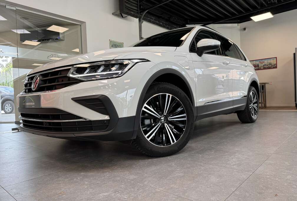 Volkswagen Tiguan 1.4 eHybrid OPF DSG * trekhaak  *