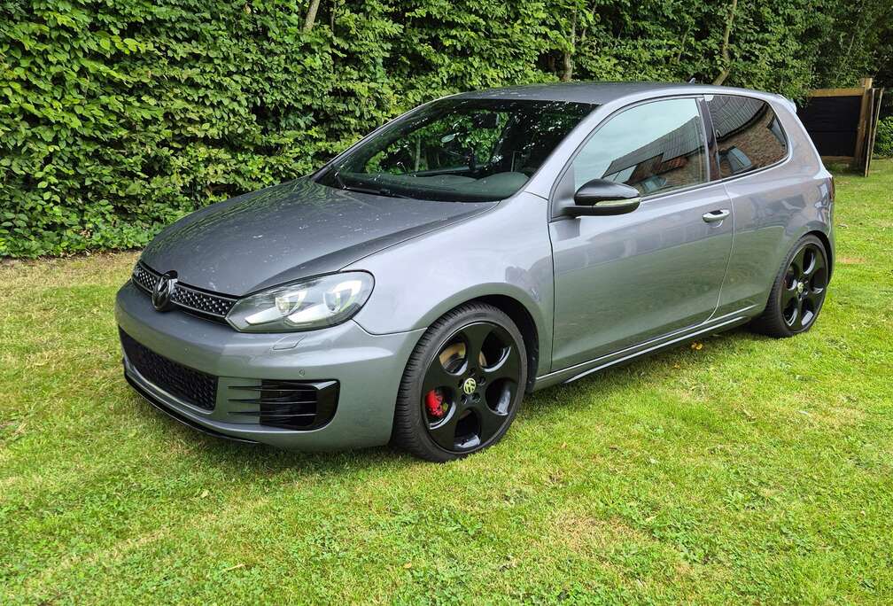 Volkswagen Golf 2.0 GTI