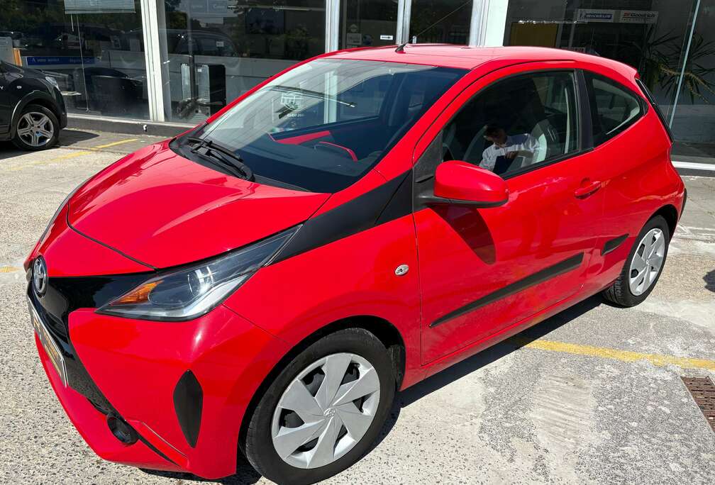 Toyota 1.0i   avec  1 an 1/2  de garantie