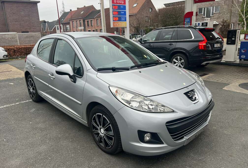 Peugeot 1.6 i /AUTOMAAT/98000 km/euro 5/airco