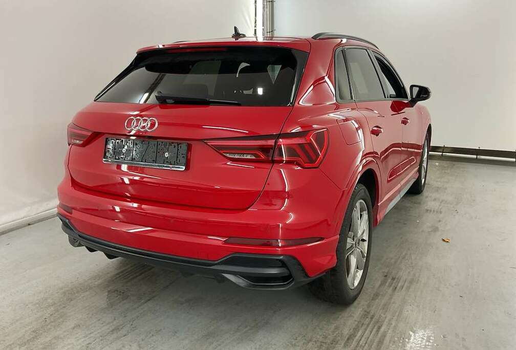 Audi Q3 S-LINE INTER EXTERIEUR ROUGE MATRIX