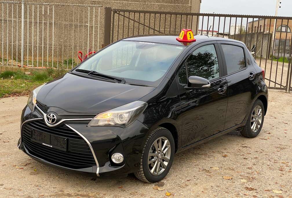 Toyota 1.33i VVT-i Dynamic cvt  automatique      20.OOOkm