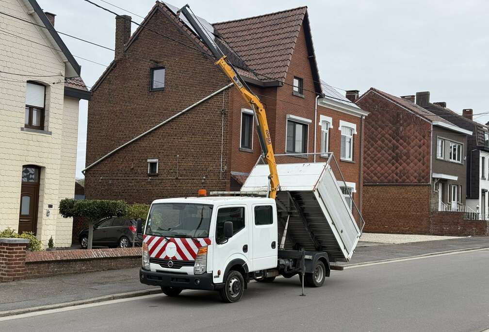 Nissan 35.15 Avec Grue pret a Immatriculer