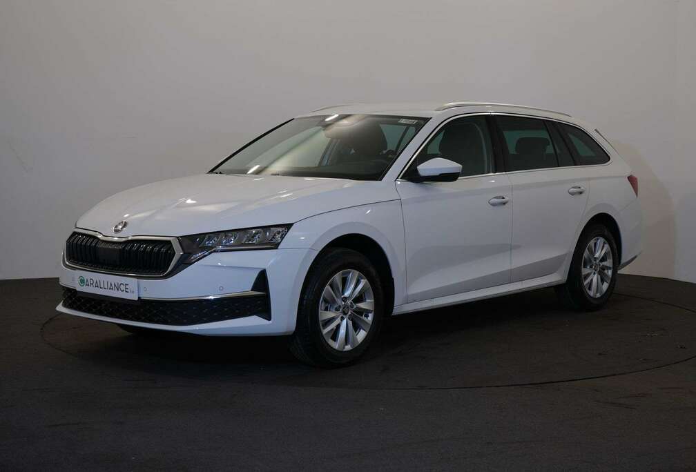 Skoda Selection 1.5 eTSI DSGLEDCarplayACCCameraAPS AV+AR