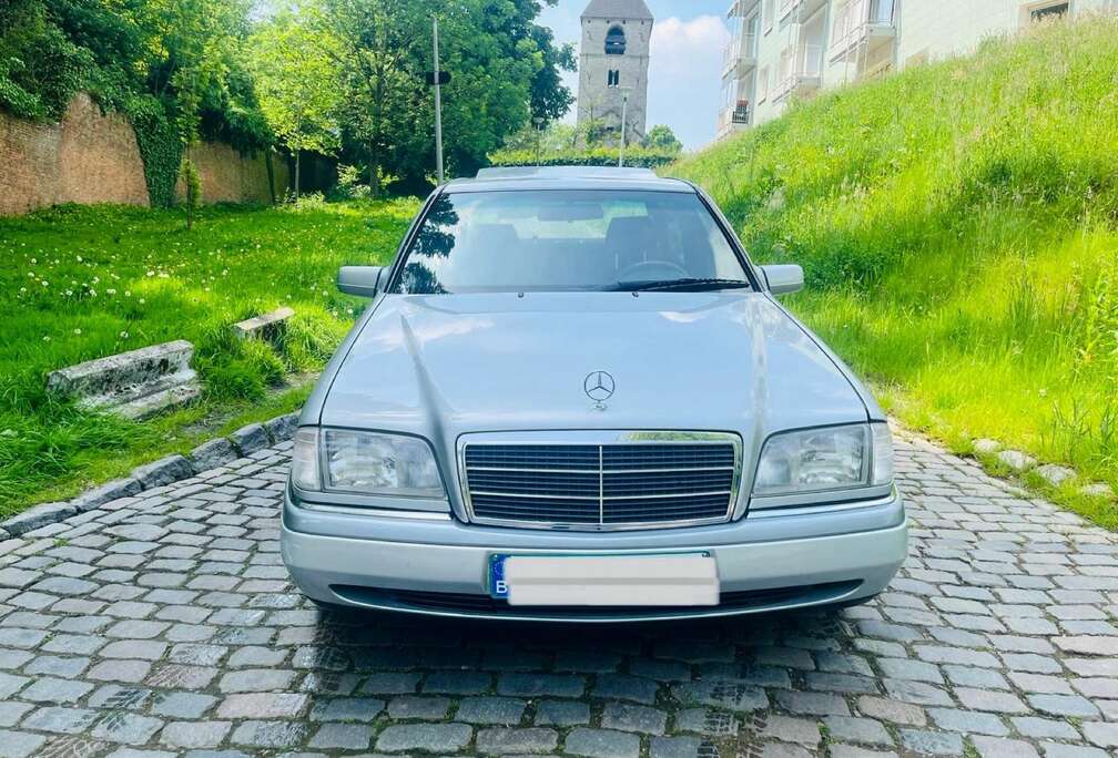 Mercedes-Benz / AUTOMATIQUE / TOIT OUVRANT / CAR PASS