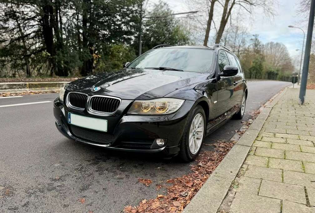 BMW 318i Touring Edition Lifestyle