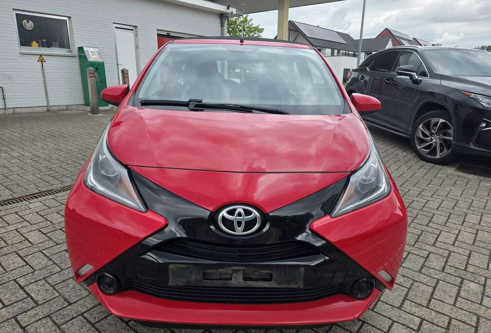 Toyota Aygo 1.0i VVT-i x-style M/M Automatique micro cabriolet