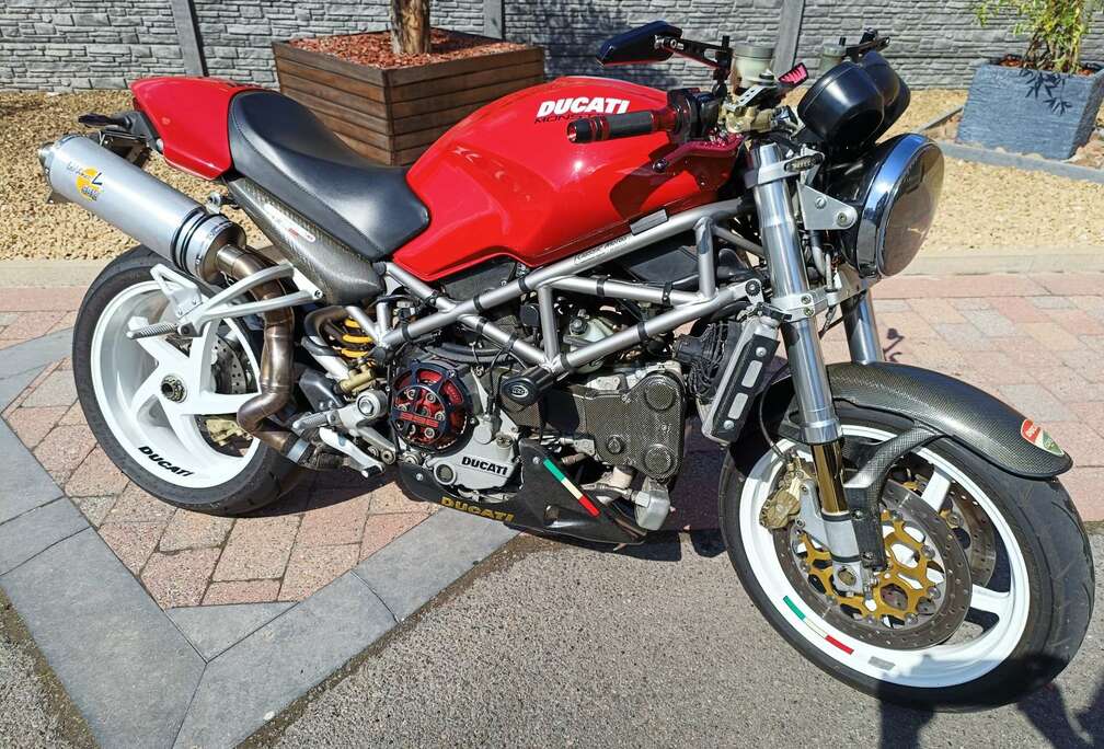 996 série S4R full carbone.