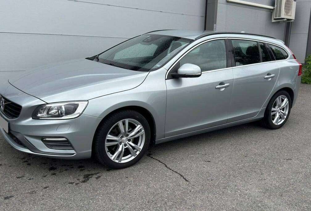 Volvo V60 T3-152HK-R.AUTOMATIQ- CRUICE-KAMERA