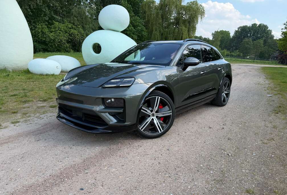 Porsche Turbo/btw wagen/Head-Up/18-way BOSE/360 camera/full ppf/meedraaiende as
