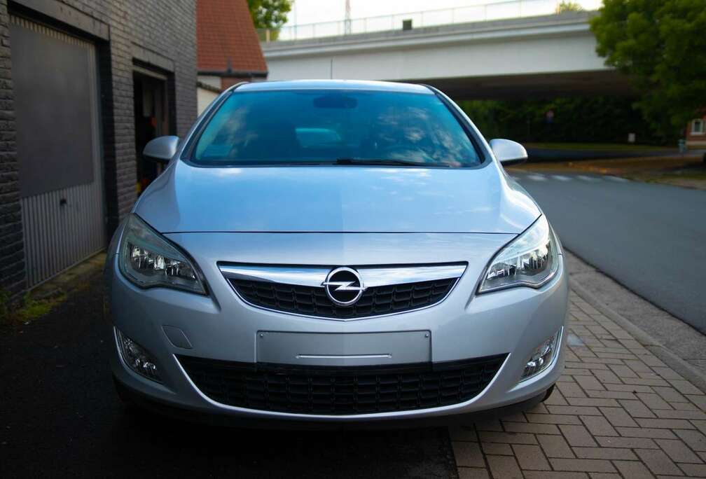 Opel 1.4 ecoFLEX Design Edition