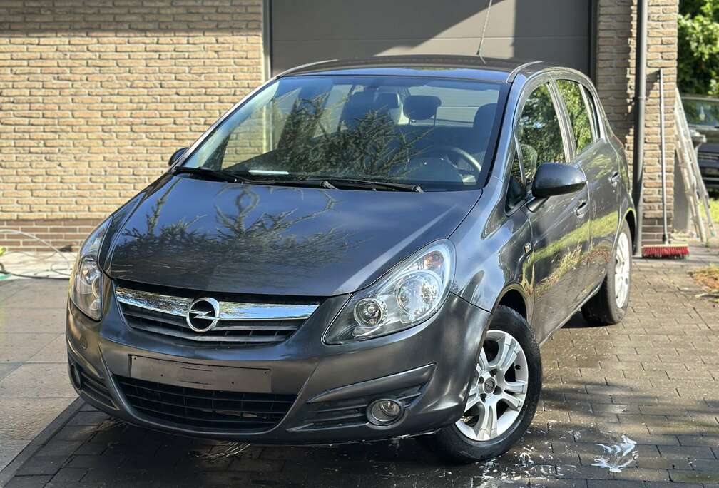 Opel 1.2i Cosmo