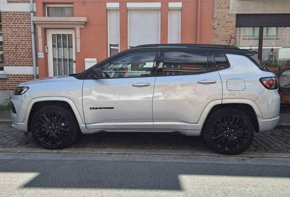 Jeep Compass 1.3 T4 4xe PLUG-IN HYBRID Automatik Limited