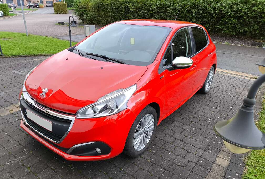 Peugeot 208+1.2i+PureTech+Active